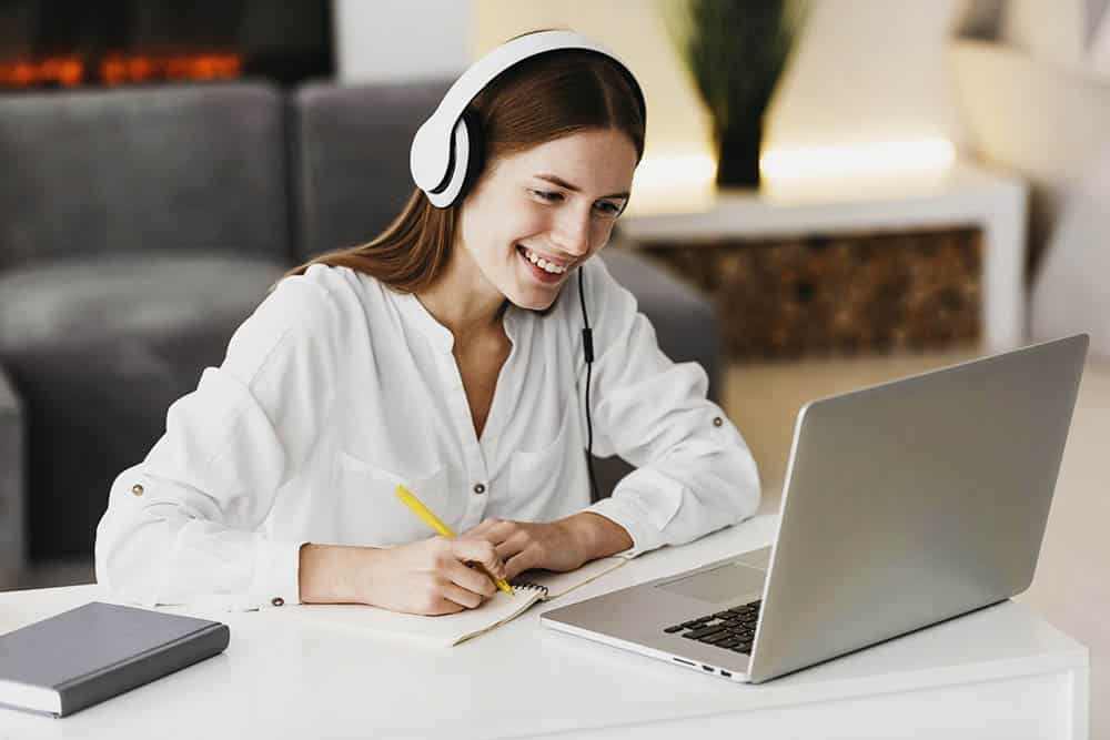 Revolutionize Your Learning: Embrace the Benefits of Online Courses Today!